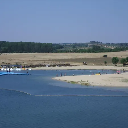 בית כפרי Podence מסדו דה קבליירוס